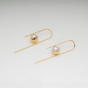 Kaze（風） Akoya Pearl Earrings - 18K Yellow Gold, 7mm White Rose Pearls, Handcrafted in Kofu, Japan