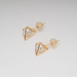 Ku（空） Akoya Pearl Earrings - 18K Yellow Gold, 5mm White Rose Pearls, Handcrafted in Kofu, Japan