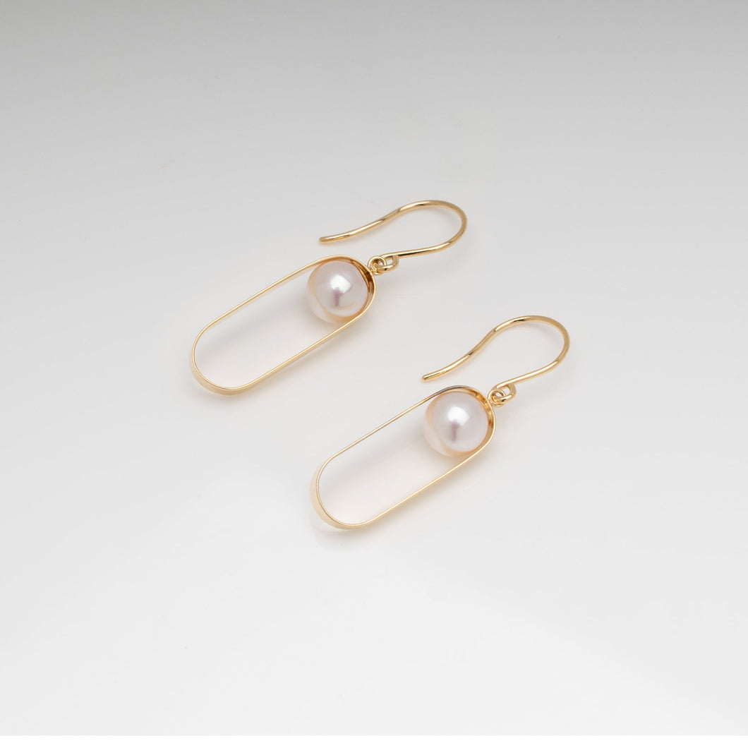 Saya（沙夜 / 紗） Akoya Pearl Earrings - 18K Yellow Gold, 5mm White Rose Pearls, Handcrafted in Kofu, Japan