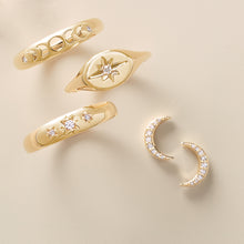 Cargar imagen en el visor de la galería, Natural Diamond Crescent Moon Earrings

