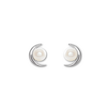 Cargar imagen en el visor de la galería, Crescent + Cultured Freshwater Pearl Earrings
