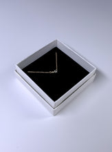 画像をギャラリービューアに読み込む, 14Kイエローソリッドゴールドホワイトサファイア＆ダイヤモンド16 in (40cm) ネックレス
